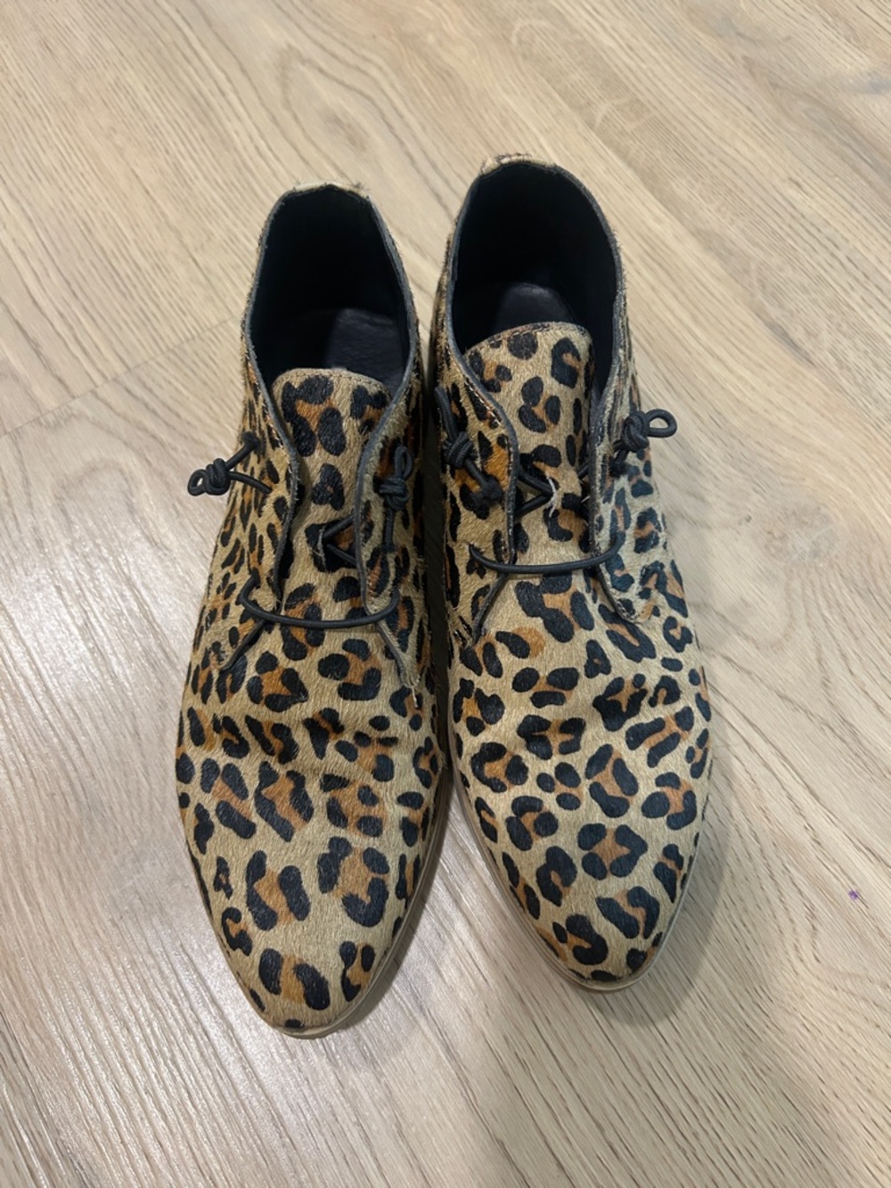 Leopard Print Lace-Up Shoes